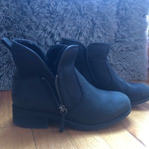 UGG LaVelle Leather-Suede Boots Black, US Size 6